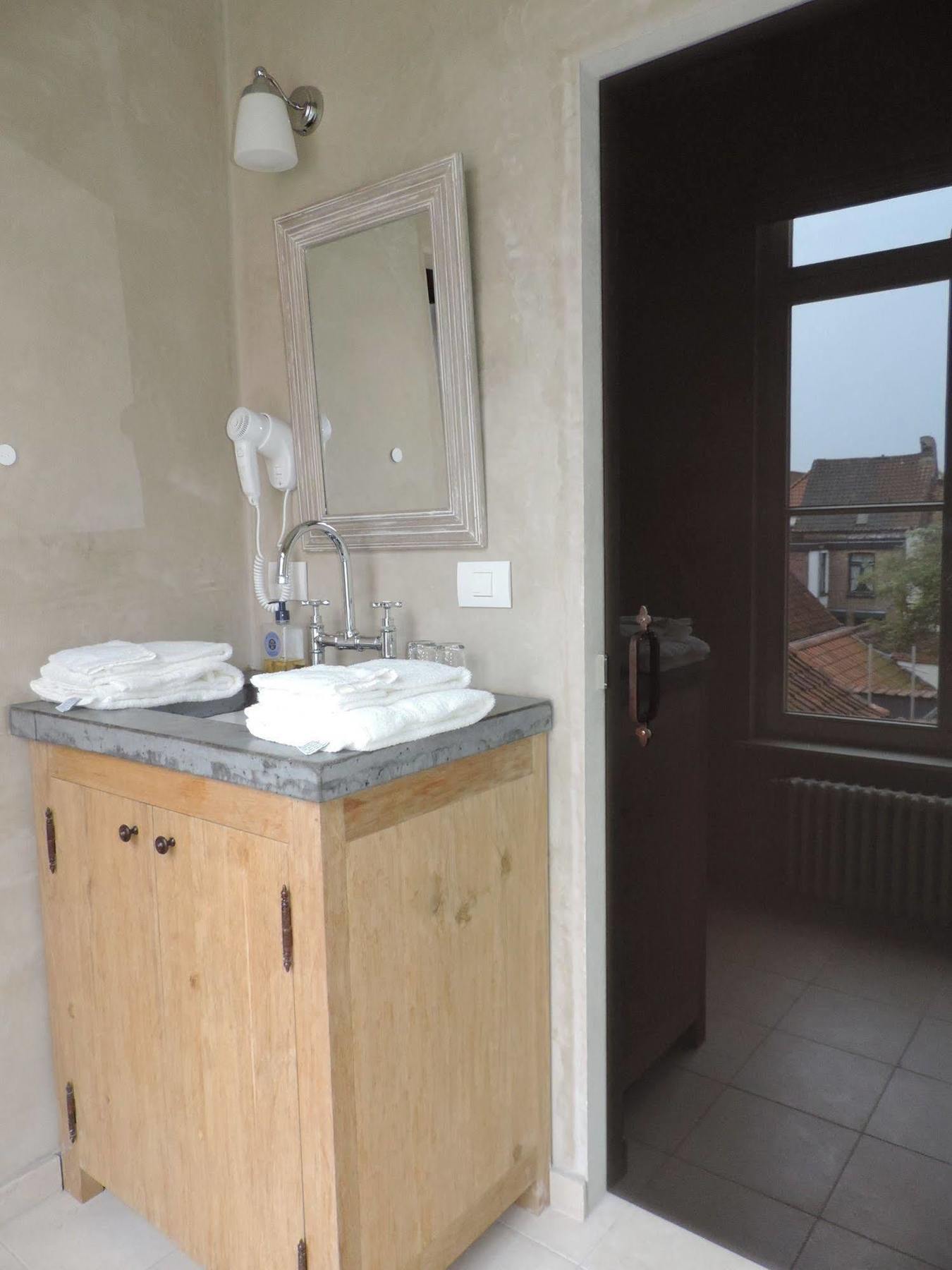 B&B Saint-Sauveur Brugge Bagian luar foto