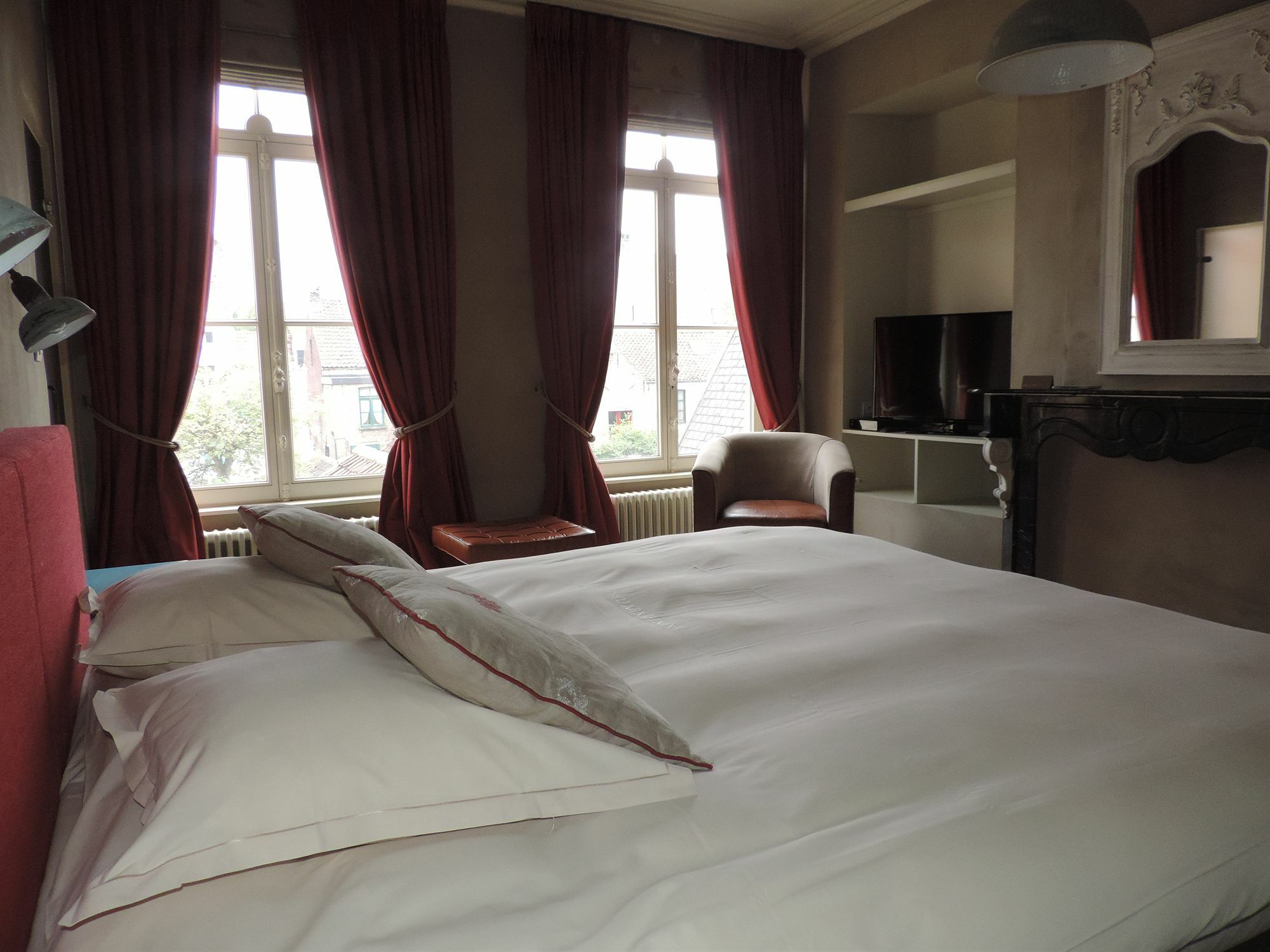 B&B Saint-Sauveur Brugge Bagian luar foto